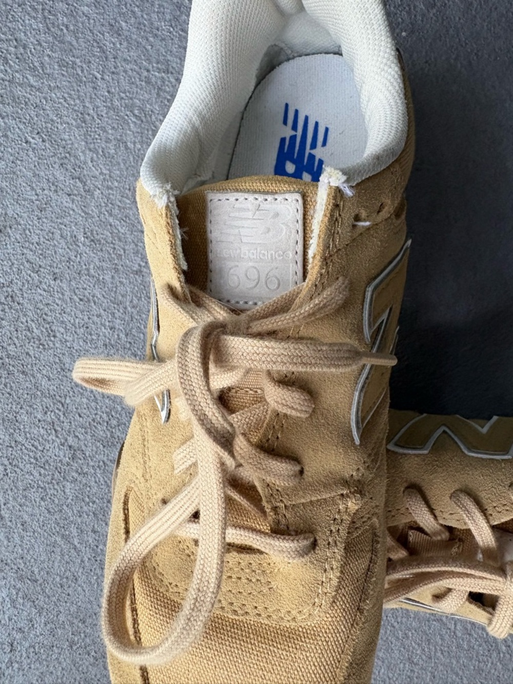 New Balance 696 sneakers• mustard yellow/ tan• women size 8.5 - Picture 3 of 12